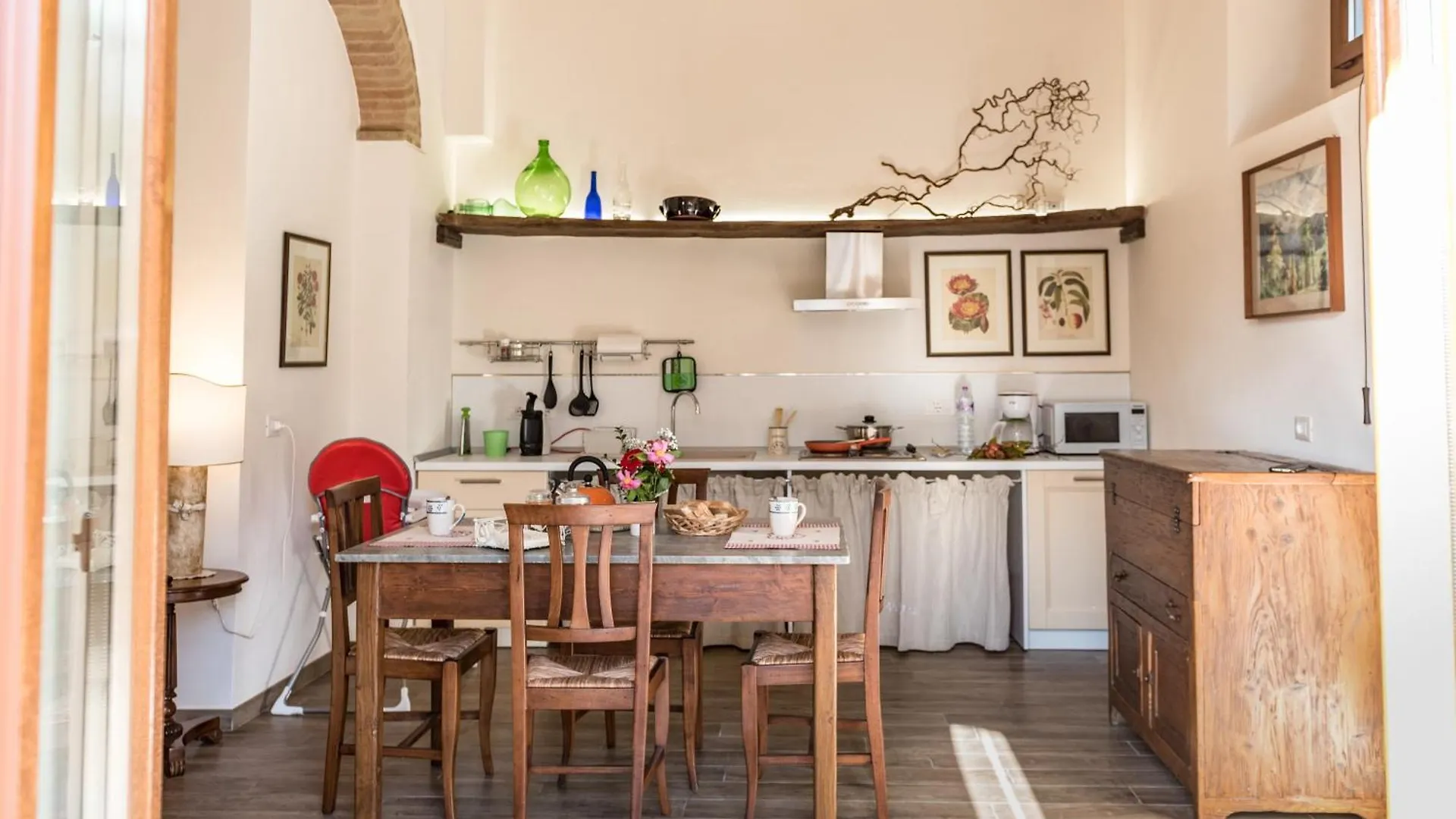Casa Vacanze Villa Maria 앙기아리 0*,